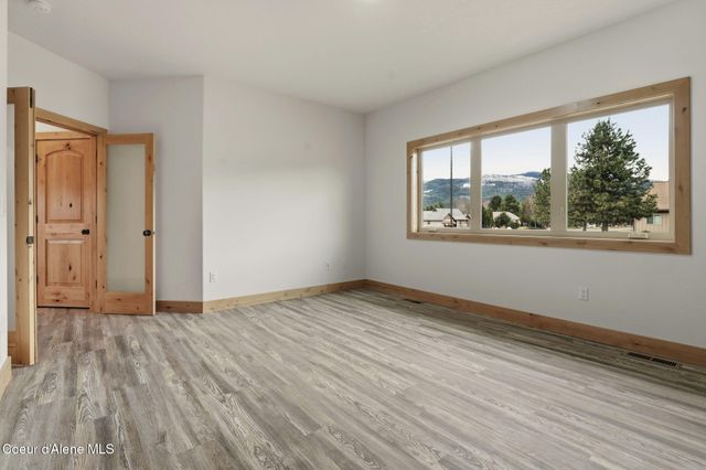 10 Bellflower CT, Blanchard, ID 83804