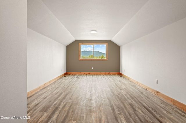 10 Bellflower CT, Blanchard, ID 83804