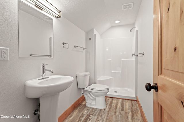 10 Bellflower CT, Blanchard, ID 83804