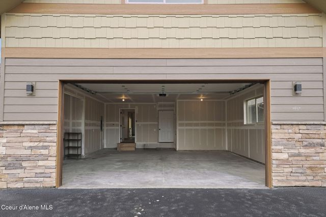 10 Bellflower CT, Blanchard, ID 83804