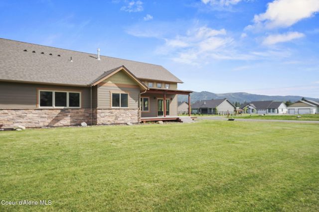 10 Bellflower CT, Blanchard, ID 83804
