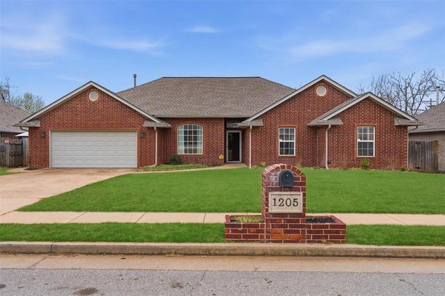 1205 Alexanders Trail, Edmond, OK 73012