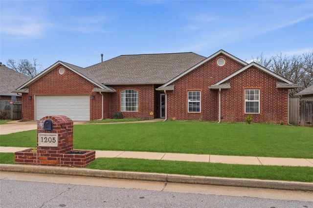 1205 Alexanders Trail, Edmond, OK 73012
