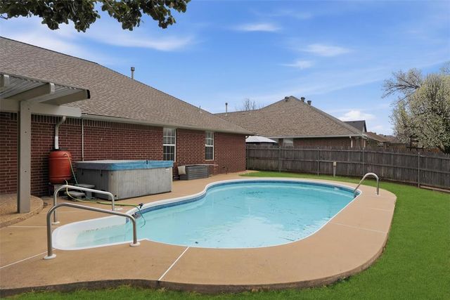 1205 Alexanders Trail, Edmond, OK 73012