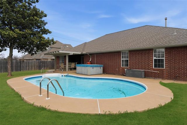 1205 Alexanders Trail, Edmond, OK 73012