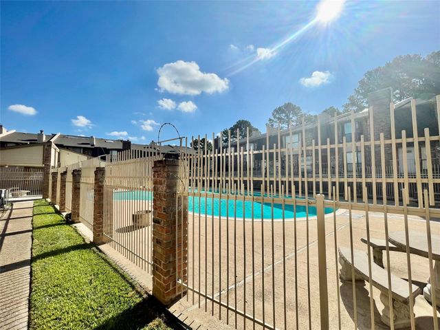 2119 Place Rebecca Lane F7, Houston, TX 77090