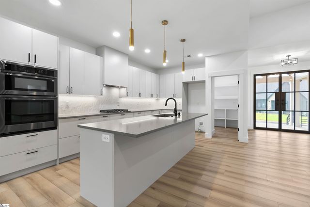 734 New South Court, Wellford, SC 29385