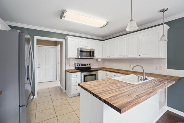 49 Emerald, Maumelle, AR 72113
