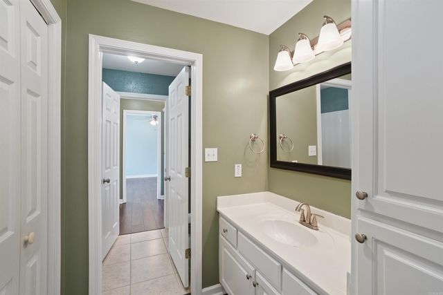 49 Emerald, Maumelle, AR 72113