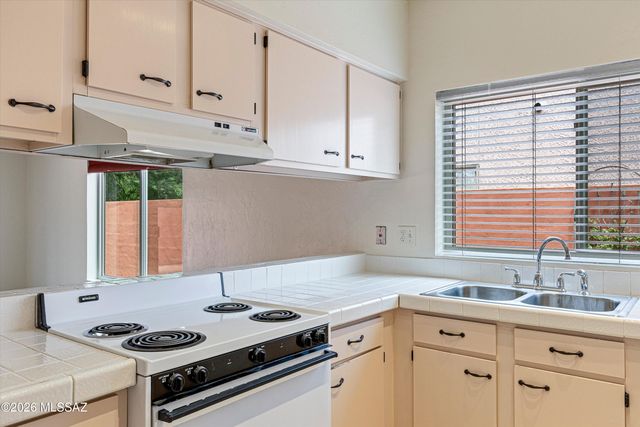 1208 S Brown Avenue, Tucson, AZ 85710
