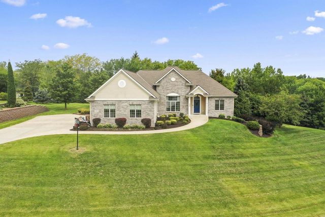 5765 Stefanie WAY, Caledonia, WI 53108