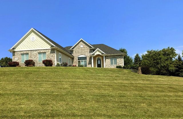 5765 Stefanie WAY, Caledonia, WI 53108