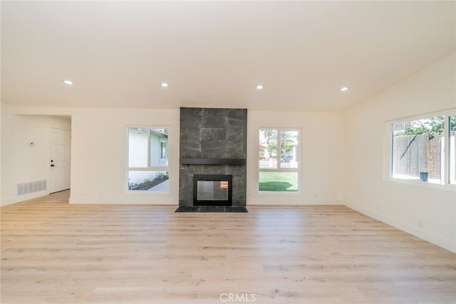 9905 Elm, Fontana, CA 92335