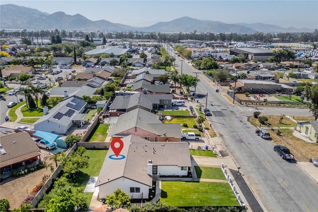 9905 Elm, Fontana, CA 92335