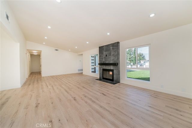 9905 Elm, Fontana, CA 92335