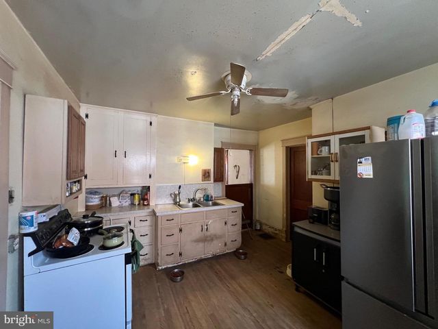 222 PHILADELPHIA AVE, Waynesboro, PA 17268