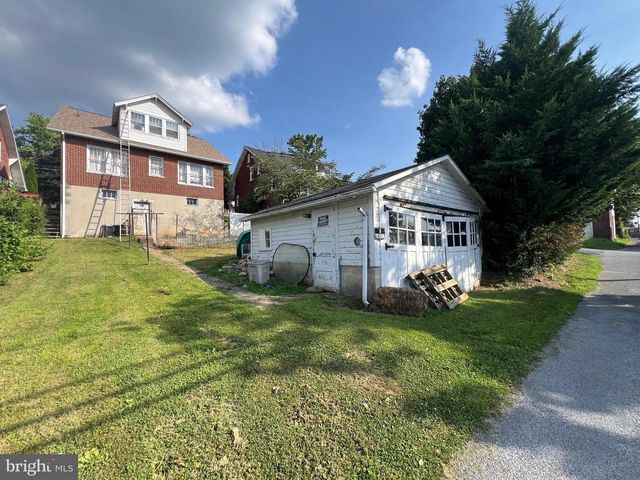 222 PHILADELPHIA AVE, Waynesboro, PA 17268