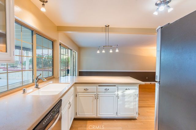 23132 Posada, Valencia, CA 91354