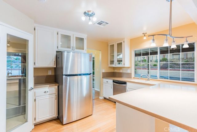 23132 Posada, Valencia, CA 91354