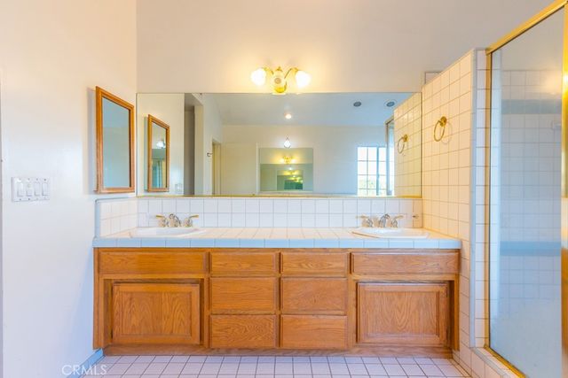 23132 Posada, Valencia, CA 91354