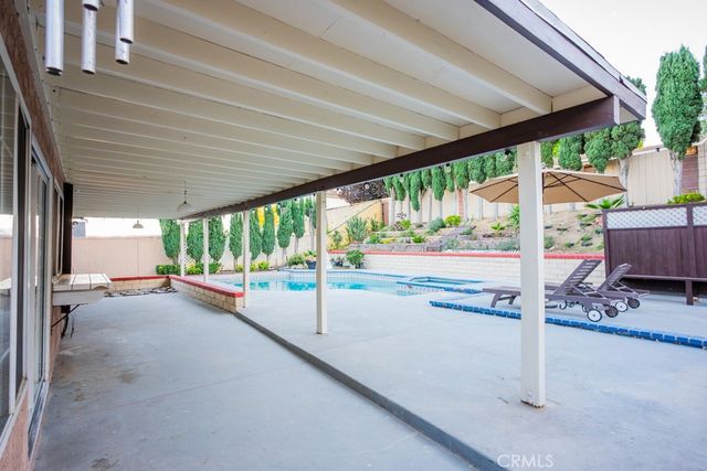 23132 Posada, Valencia, CA 91354