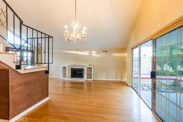 23132 Posada, Valencia, CA 91354