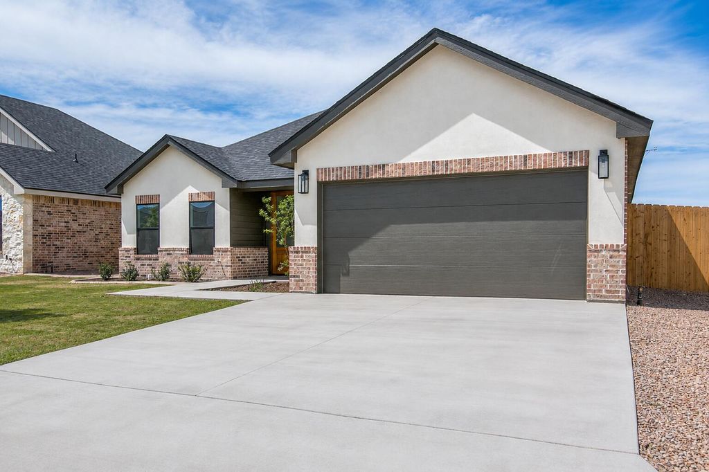 Image 2 of property listing at 3140 Maplewood Drive, San Angelo, TX 76904