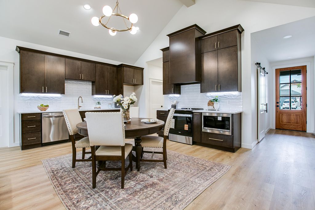 Image 6 of property listing at 3140 Maplewood Drive, San Angelo, TX 76904