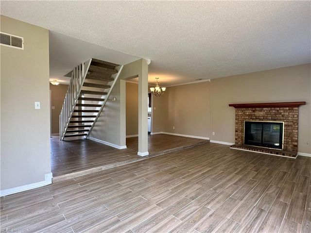 3845 Tiffany LN, Virginia Beach, VA 23456