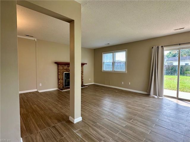 3845 Tiffany LN, Virginia Beach, VA 23456