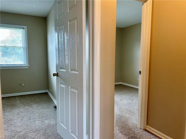 3845 Tiffany LN, Virginia Beach, VA 23456