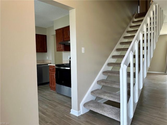 3845 Tiffany LN, Virginia Beach, VA 23456