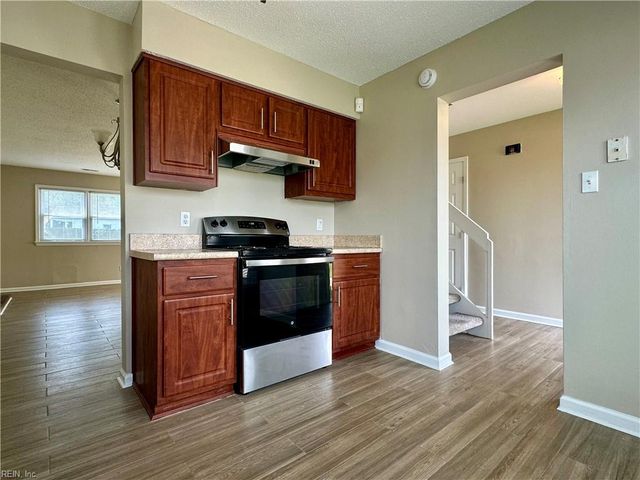 3845 Tiffany LN, Virginia Beach, VA 23456