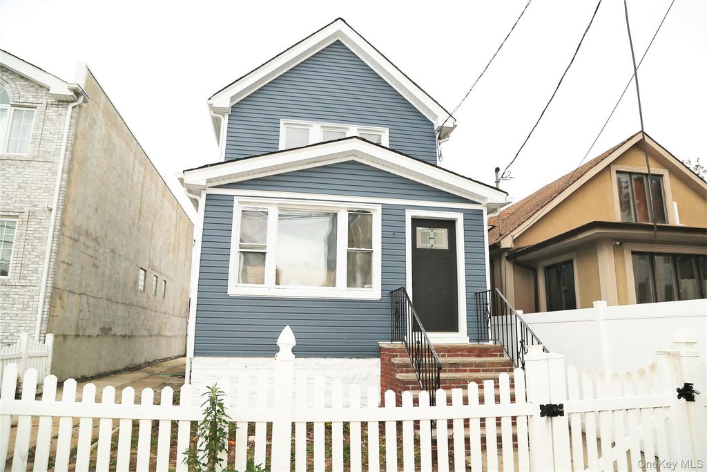 13416 221 street, Laurelton, NY 11413