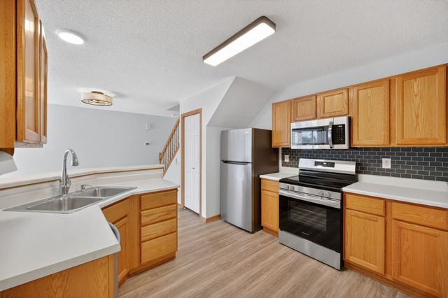 150 S Prairie View Drive 1102, West Des Moines, IA 50266