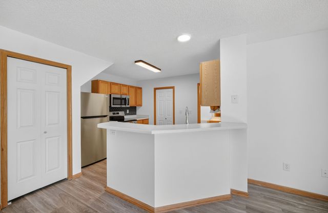 150 S Prairie View Drive 1102, West Des Moines, IA 50266