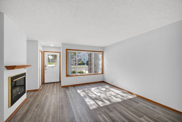 150 S Prairie View Drive 1102, West Des Moines, IA 50266