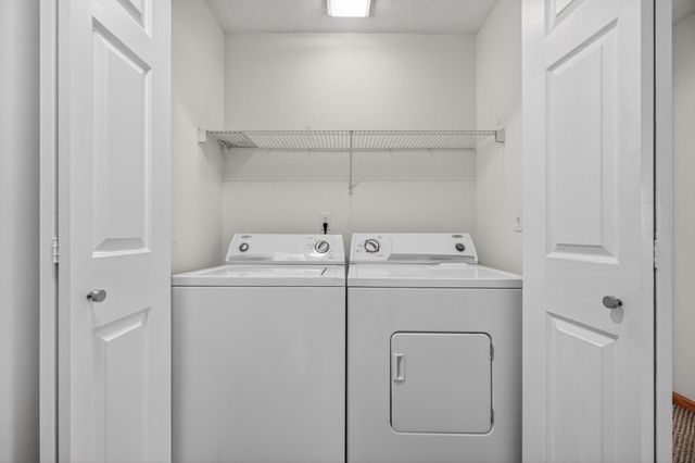 150 S Prairie View Drive 1102, West Des Moines, IA 50266