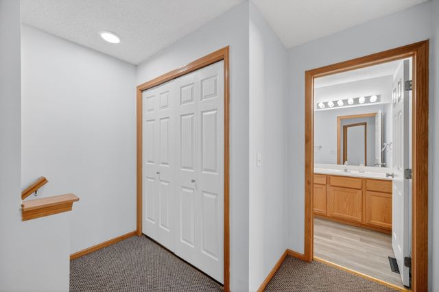 150 S Prairie View Drive 1102, West Des Moines, IA 50266