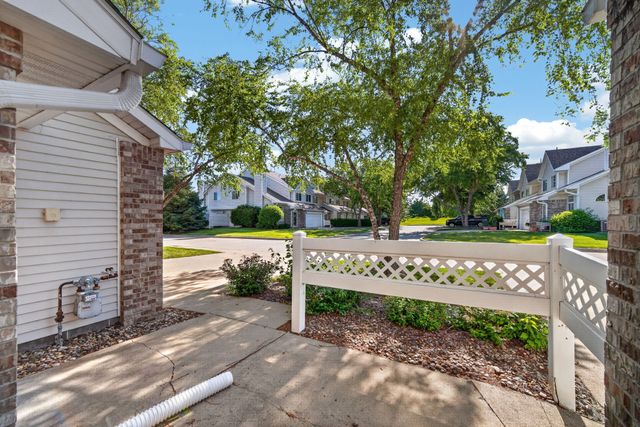 150 S Prairie View Drive 1102, West Des Moines, IA 50266