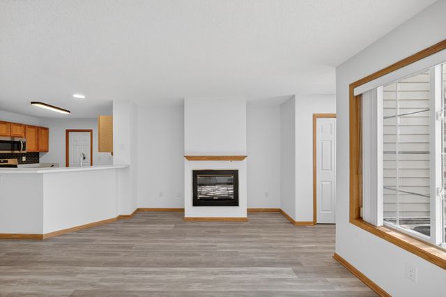 150 S Prairie View Drive 1102, West Des Moines, IA 50266