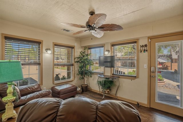 106 Marina View Court, Weatherford, TX 76087