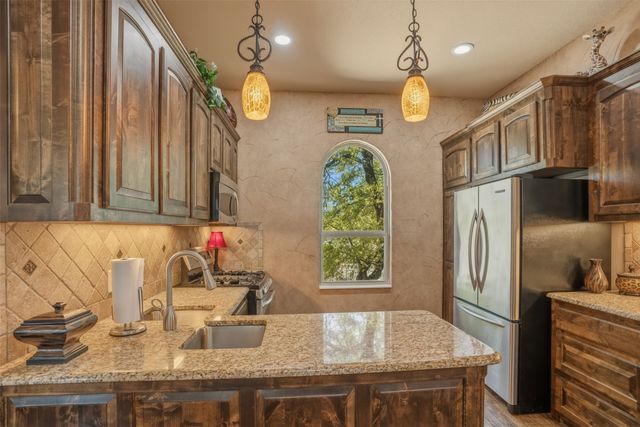 106 Marina View Court, Weatherford, TX 76087
