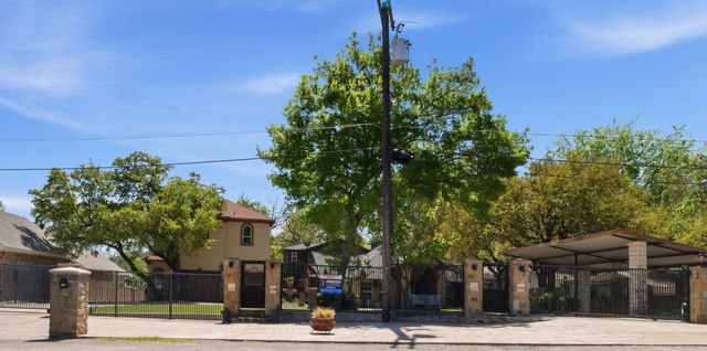 106 Marina View Court, Weatherford, TX 76087