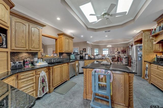 13521 Fm 16 W, Lindale, TX 75771