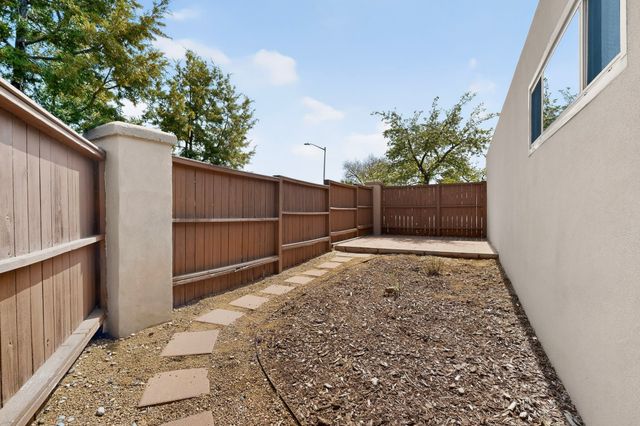 3064 Plaza Blanca, Santa Fe, NM 87507