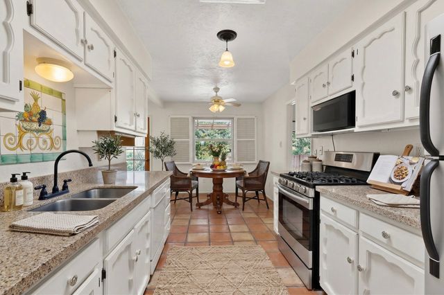 3064 Plaza Blanca, Santa Fe, NM 87507