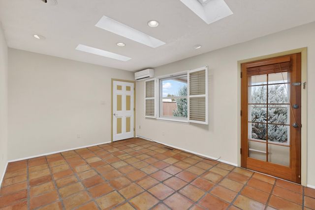 3064 Plaza Blanca, Santa Fe, NM 87507