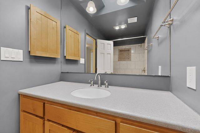 3064 Plaza Blanca, Santa Fe, NM 87507