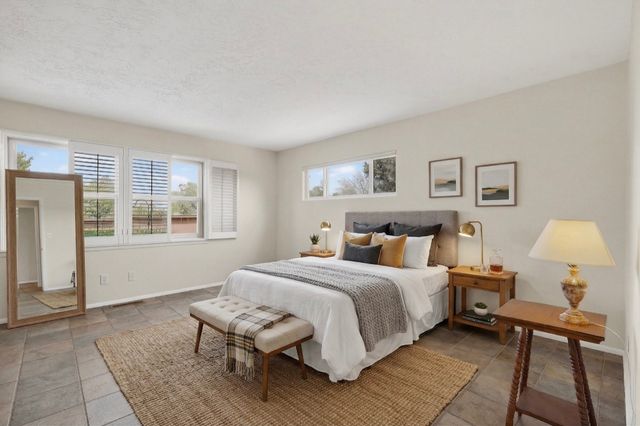3064 Plaza Blanca, Santa Fe, NM 87507